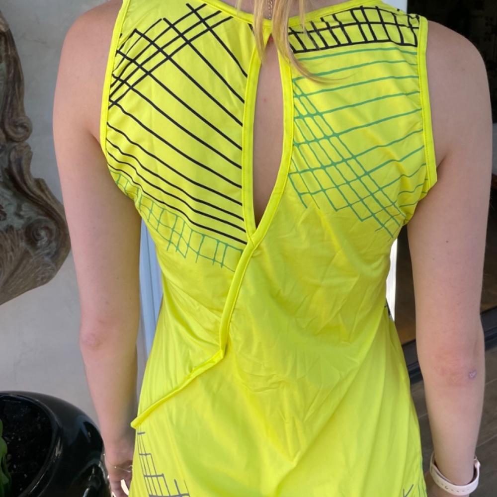 New Save the Queen summer dress Medium abstract pattern yellow great - Picture 5 of 9